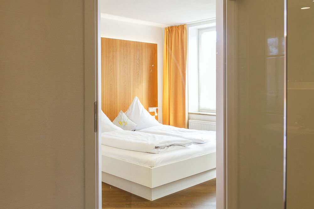 Coffres-forts dans les chambres, bureau, Wi-Fi gratuit, draps fournis