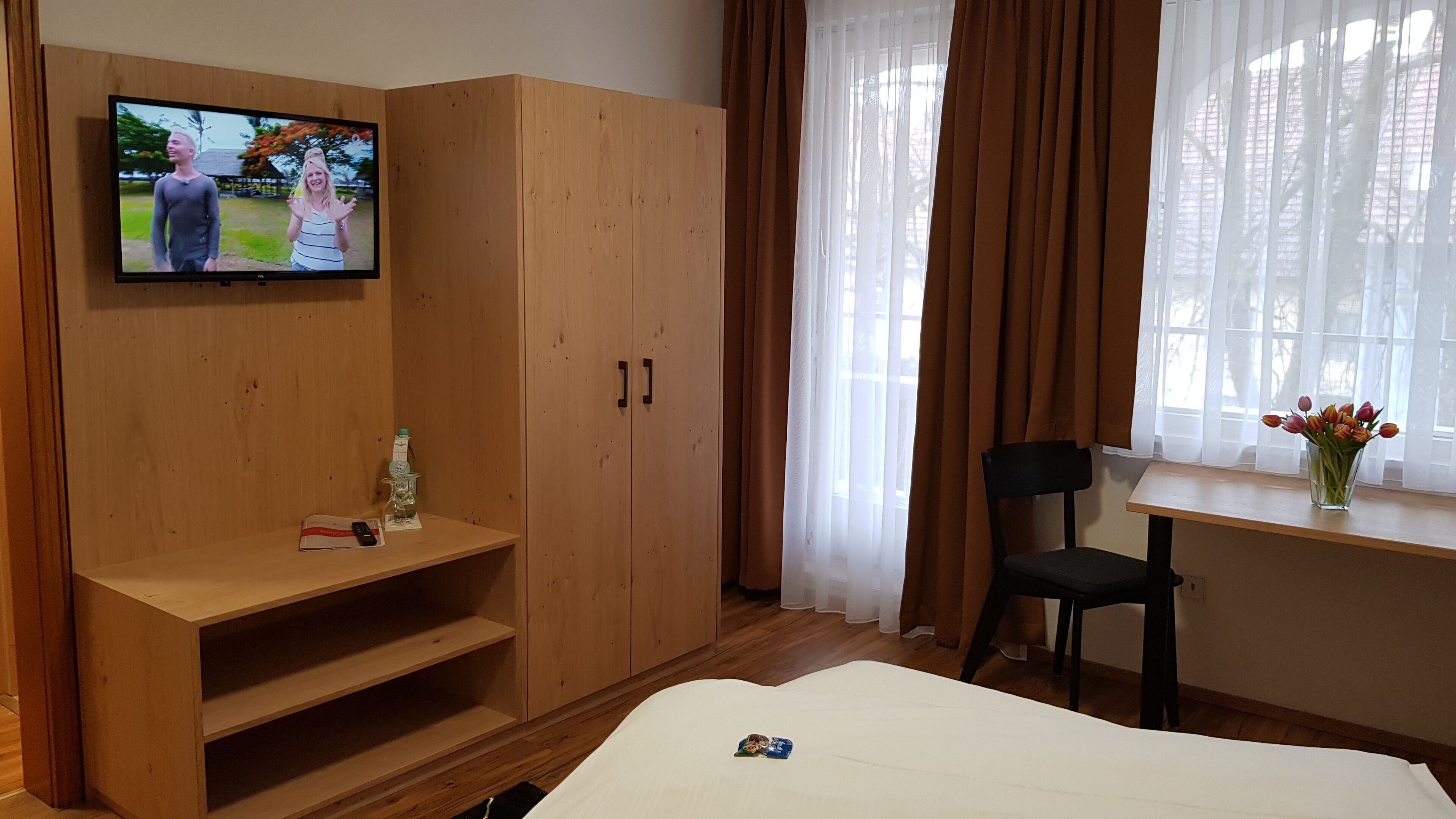 Coffres-forts dans les chambres, bureau, Wi-Fi gratuit, draps fournis