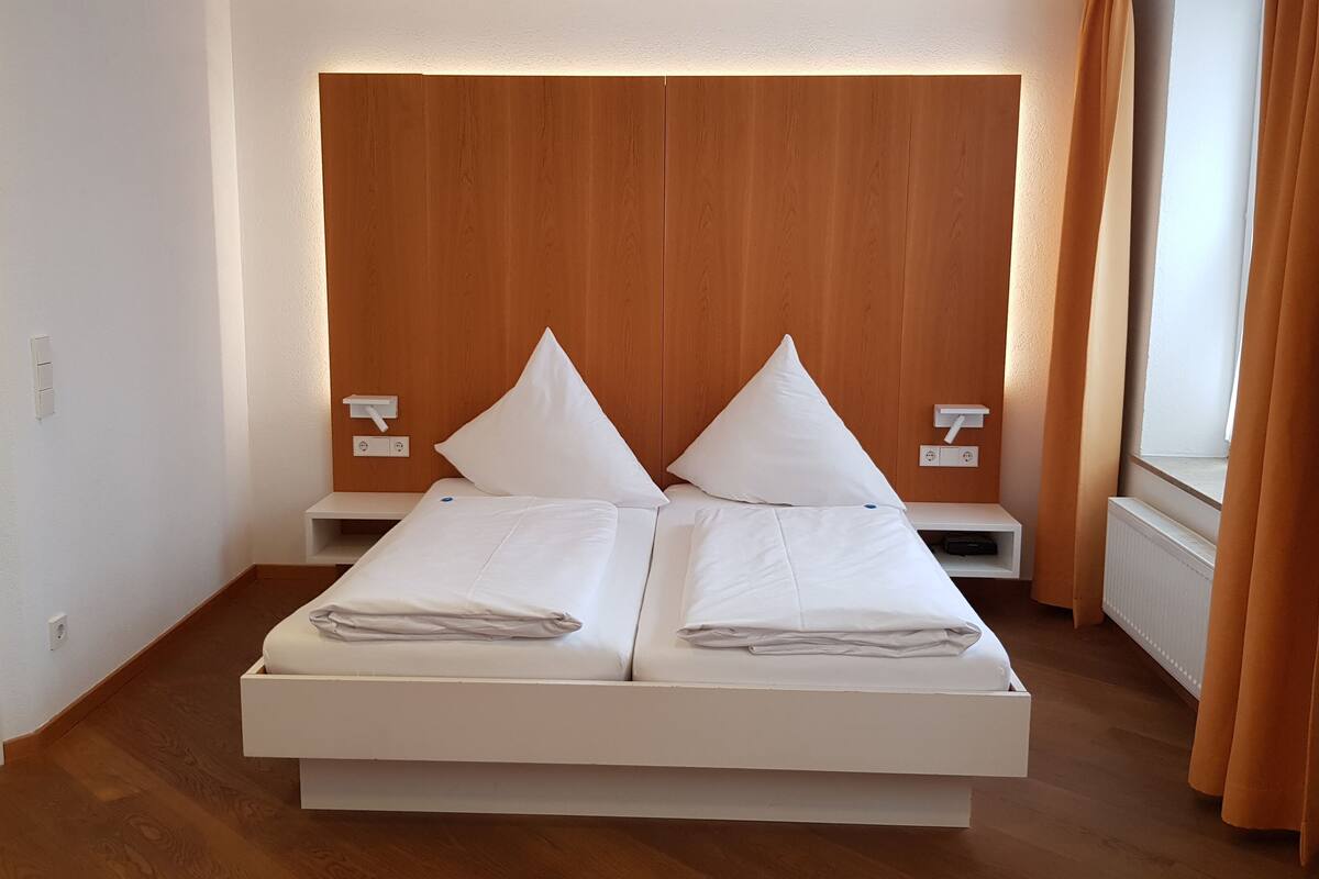 in-room safe, desk, free wifi, bed sheets