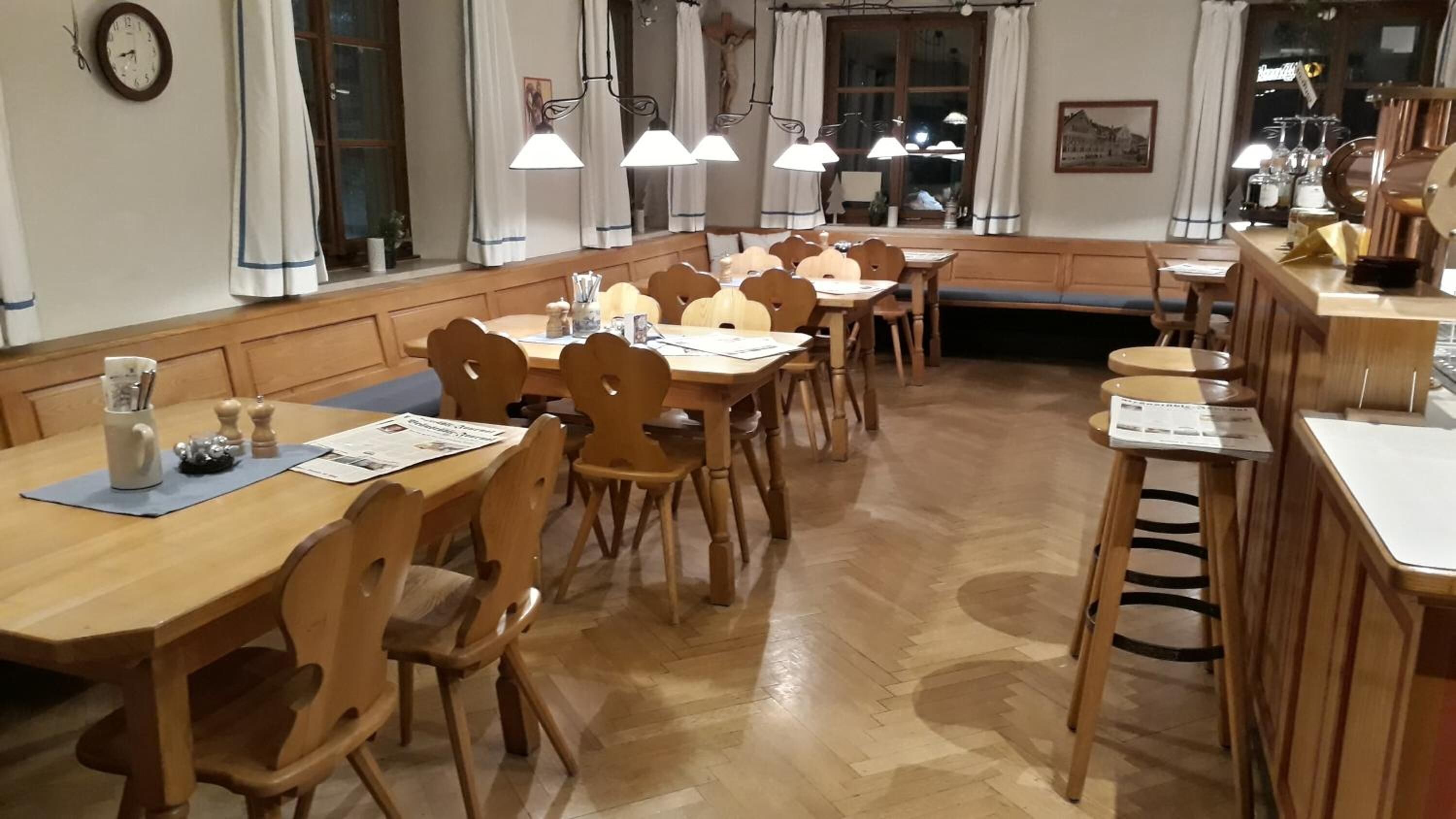 lunch and dinner served, local cuisine