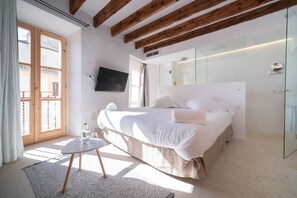Superior Room | Premium bedding, down duvets, memory-foam beds, in-room safe - Hotel Forn Nou (Arta)