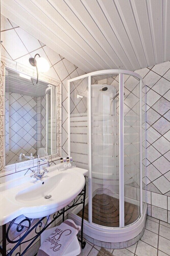 Bathroom - Olympic Star (Eretria)