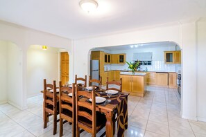 2 Bedroom Apartment - Apartment 1 | Esszimmer