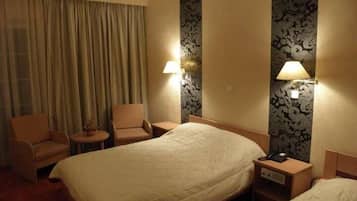 Minibar, truy cập Internet không dây miễn phí, bộ trải giường
