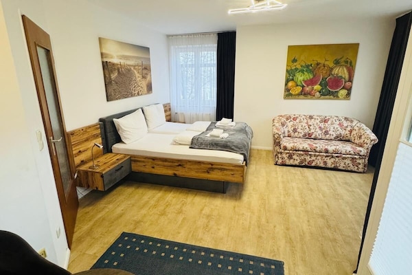 Appartement Standard | Aire de séjour | Téléviseur
