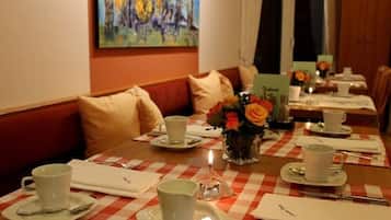 Tägliches inbegriffenes Frühstücksbuffet