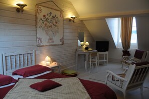 Soundproofing, free cots/infant beds, WiFi
