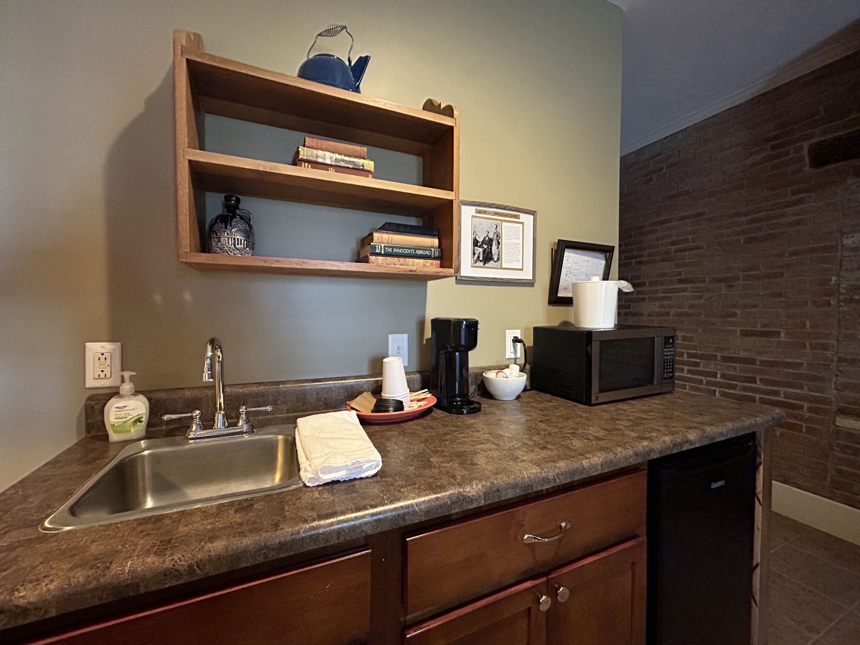 double room, ensuite (double queen suite) | 1 bedroom