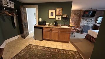 Double Room, Ensuite (Queen Suite)