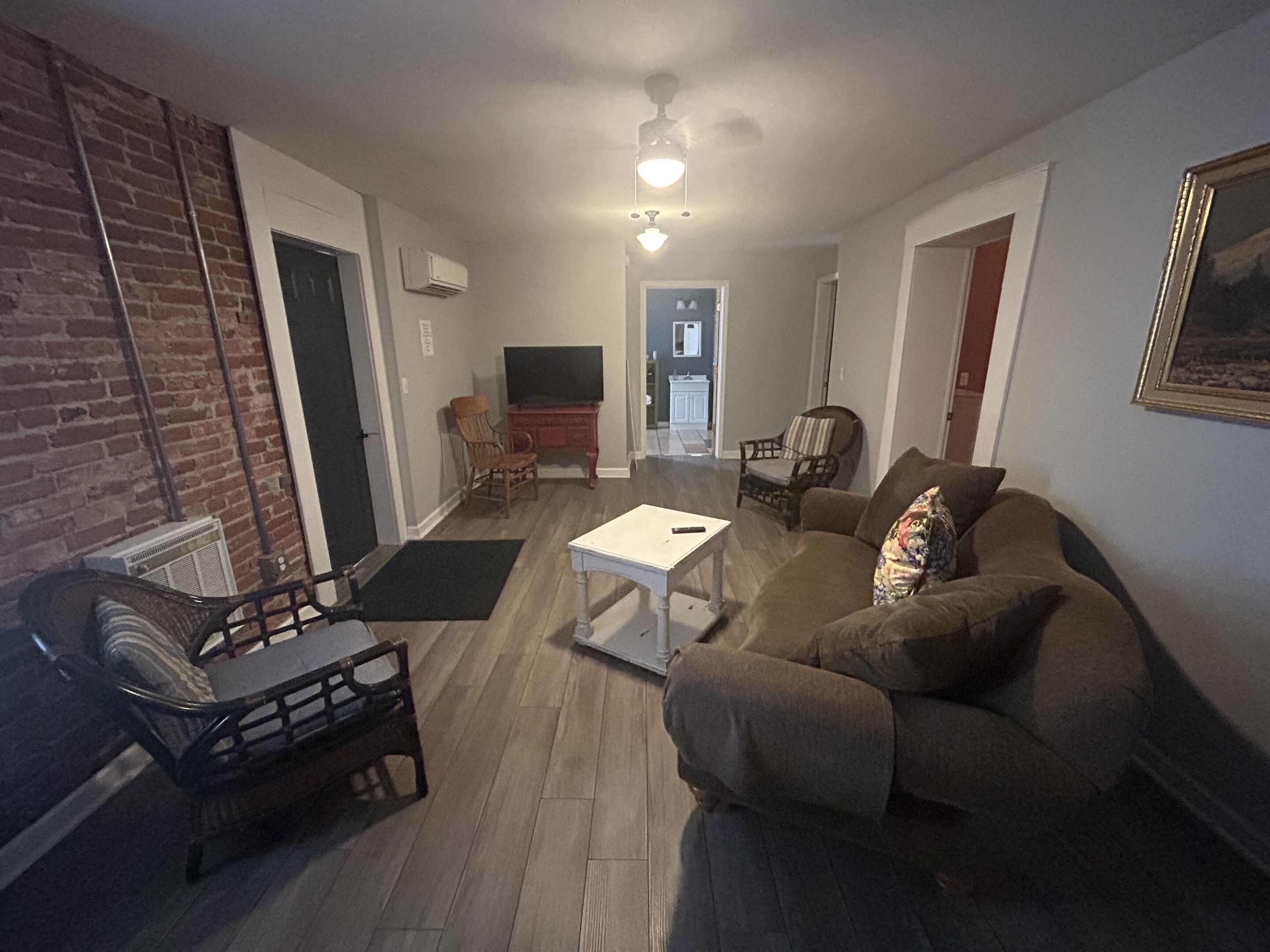 double room, accessible, ensuite (2 twin beds- guest room) | lounge