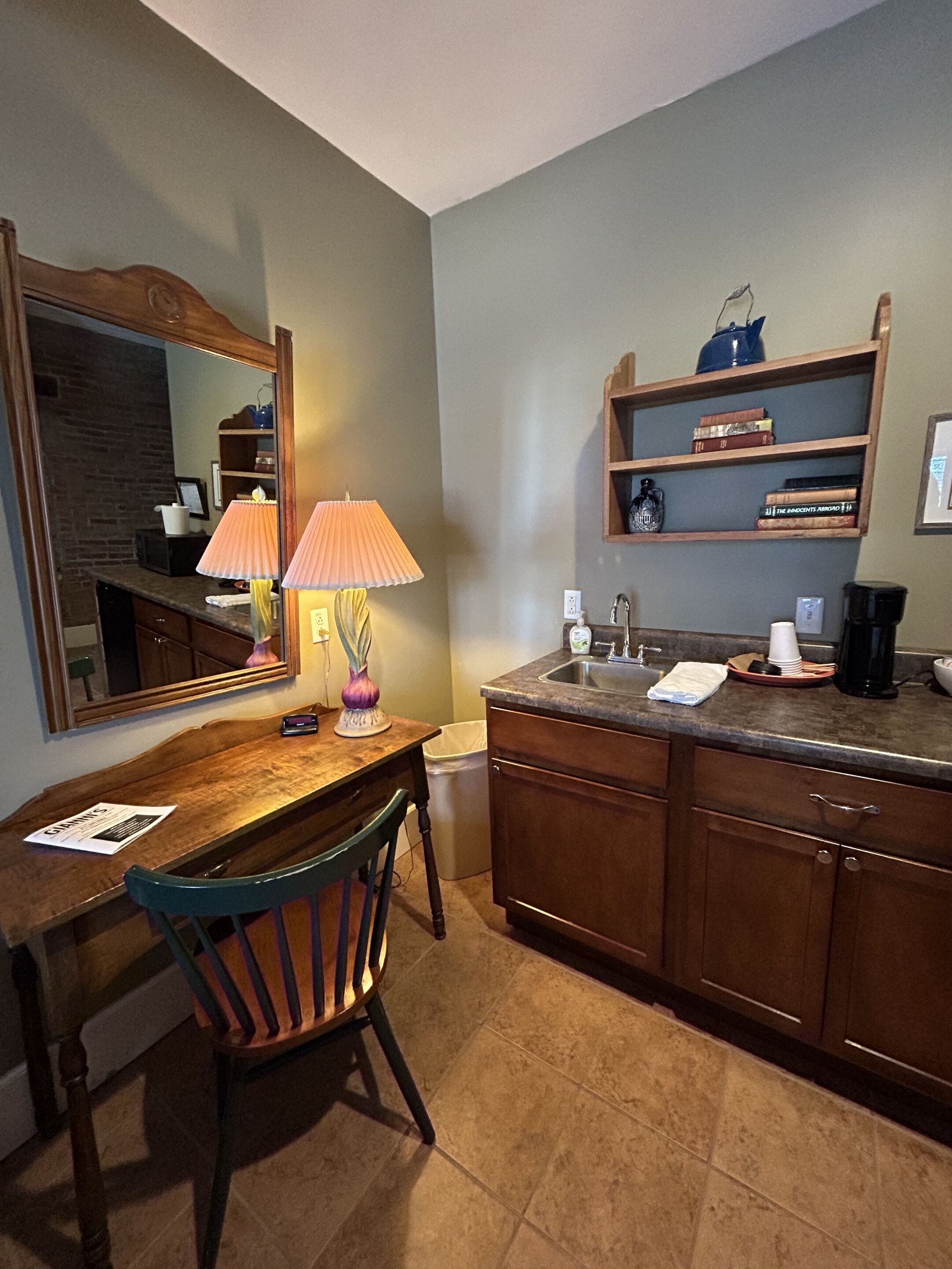 double room, ensuite (double queen suite) | 1 bedroom