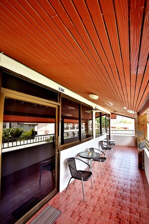 Lotus friendly hotel самуи