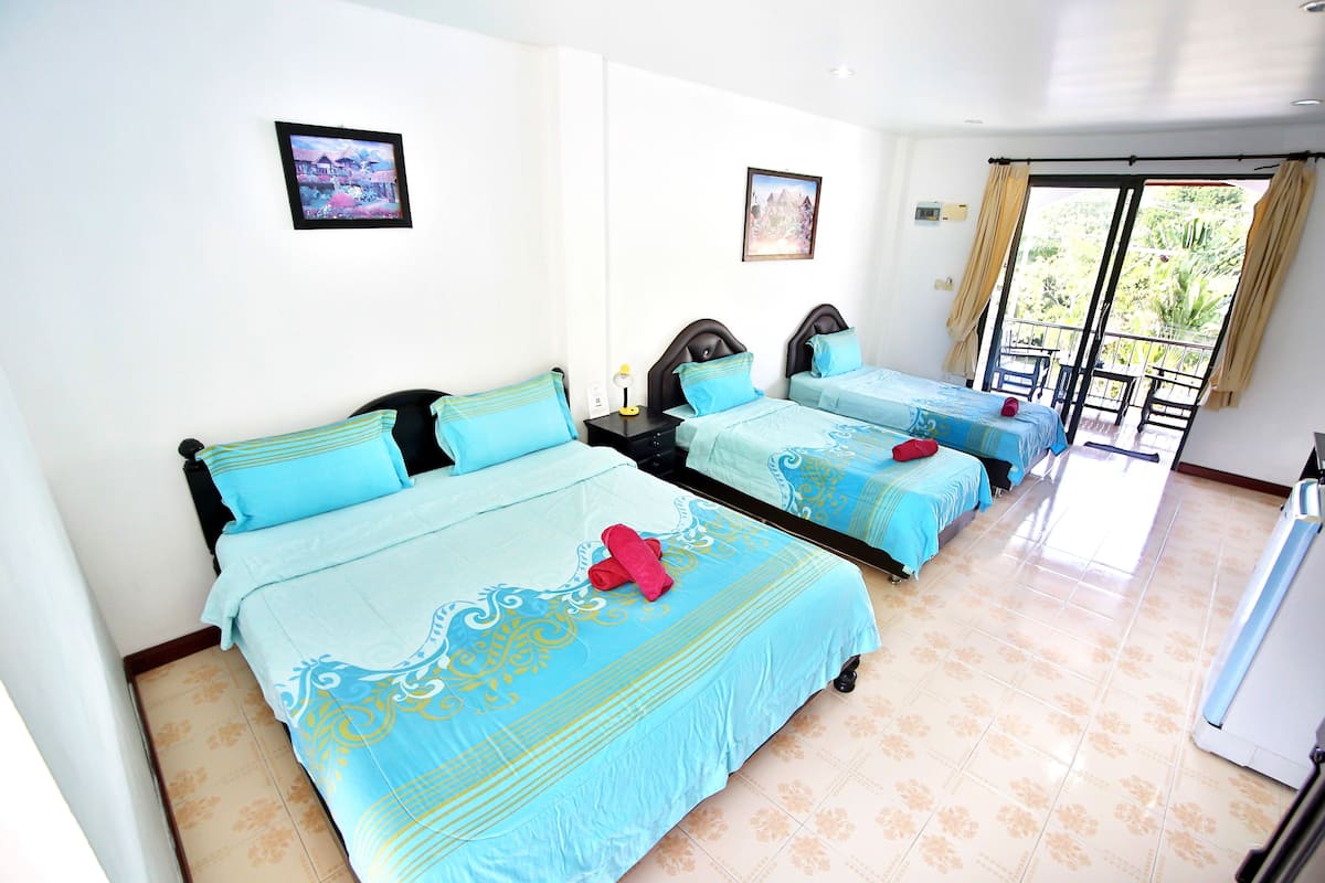 Family Room | Premium bedding, Select Comfort beds, desk, laptop workspace