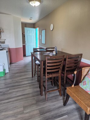 Suite Junior, camere multiple, angolo cottura (Dog Friendly) | Pasti in camera