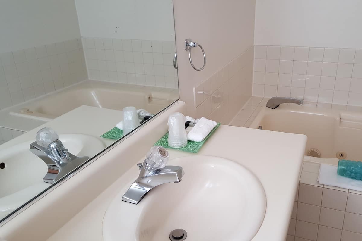 1 bedroom, iron/ironing board, bed sheets