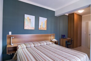 Leilighet, 1 soverom | Safe på rommet, skrivebord og wi-fi (inkludert)