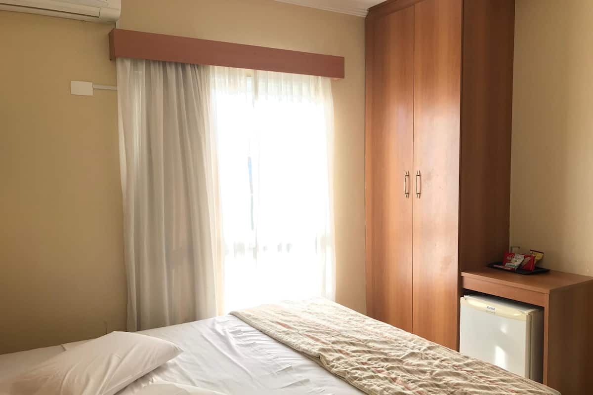 Coffres-forts dans les chambres, bureau, Wi-Fi gratuit