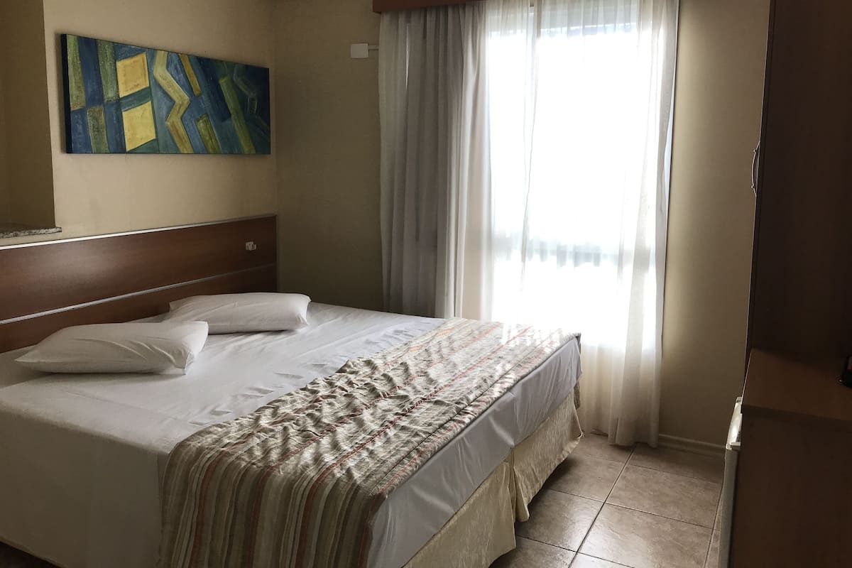 In-room safe, desk, free WiFi