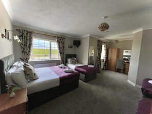 Deluxe Room, Ensuite