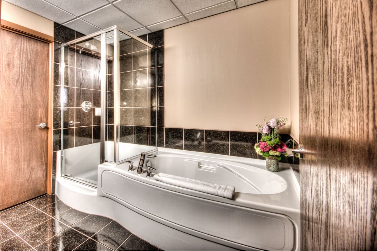 deep-soaking bathtub