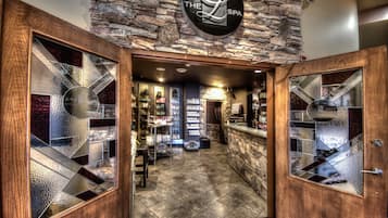 Behandelingskamers voor koppels, een sauna, een stoombad