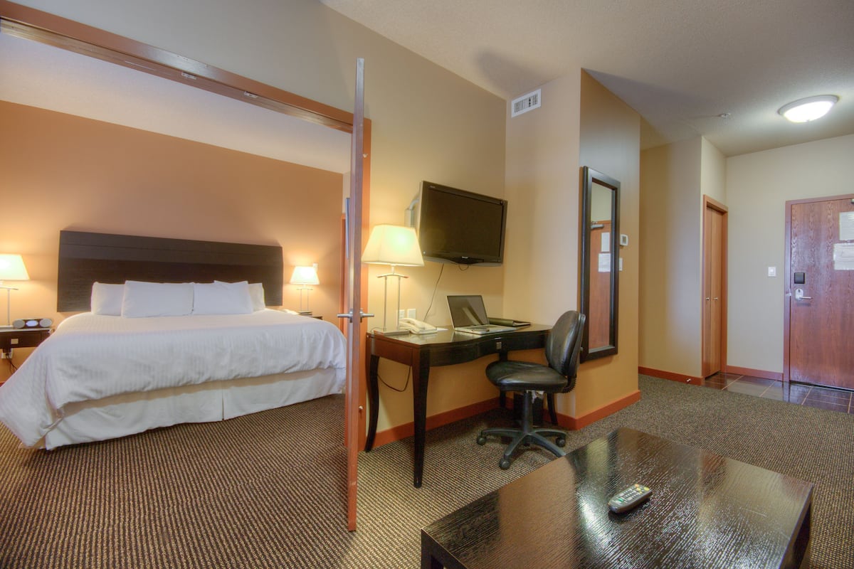 Literie de qualité, couette en duvet, lit avec matelas à plateau-coussin