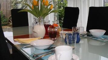 Free daily full breakfast