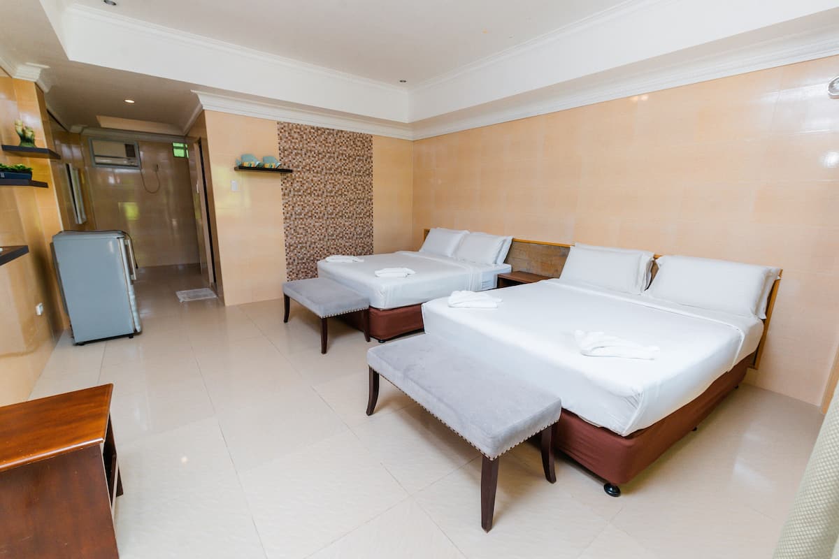Executive Family Room | 摺床/加床 (收費)、床單