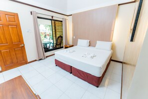 Camas plegables/adicionales y ropa de cama 