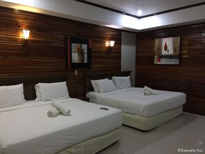Executive Family Room | Rollaway beds, bed sheets - Dumaluan Beach Resort (Panglao)