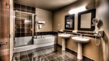 Deep-soaking bathtub