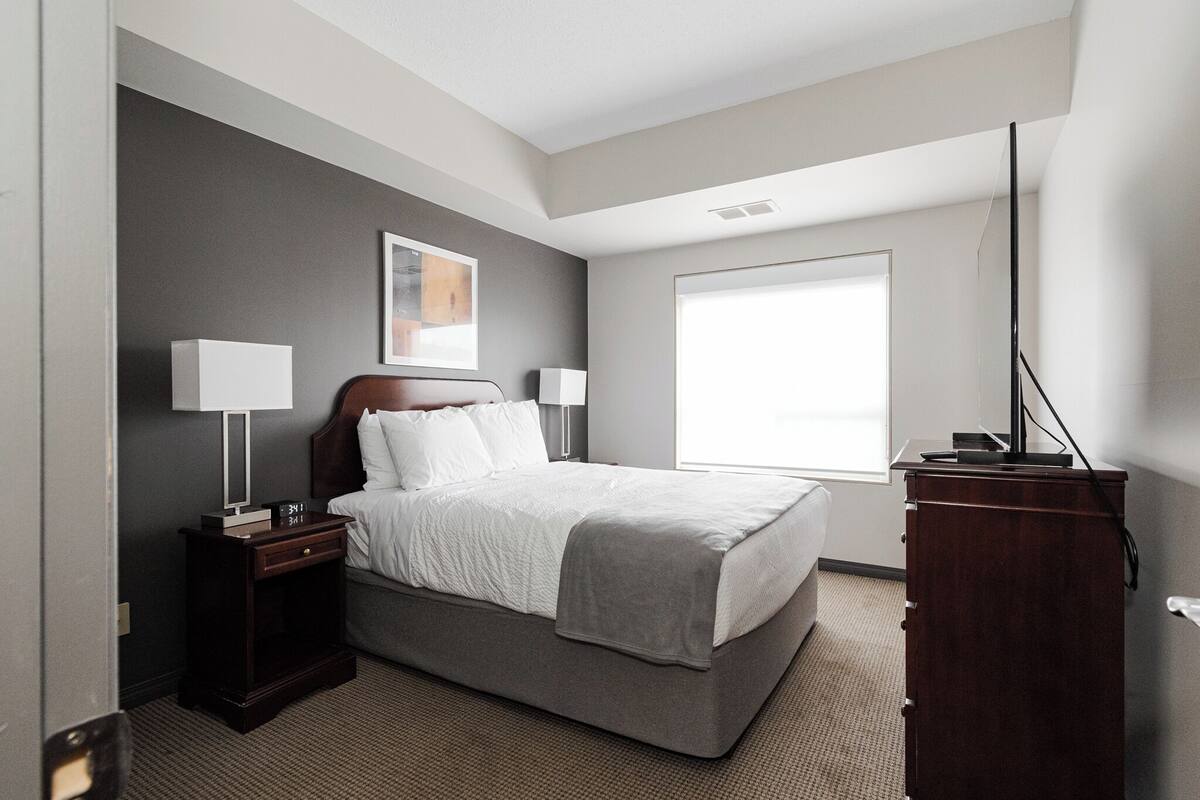 Premium bedding, down duvets, pillow-top beds, desk
