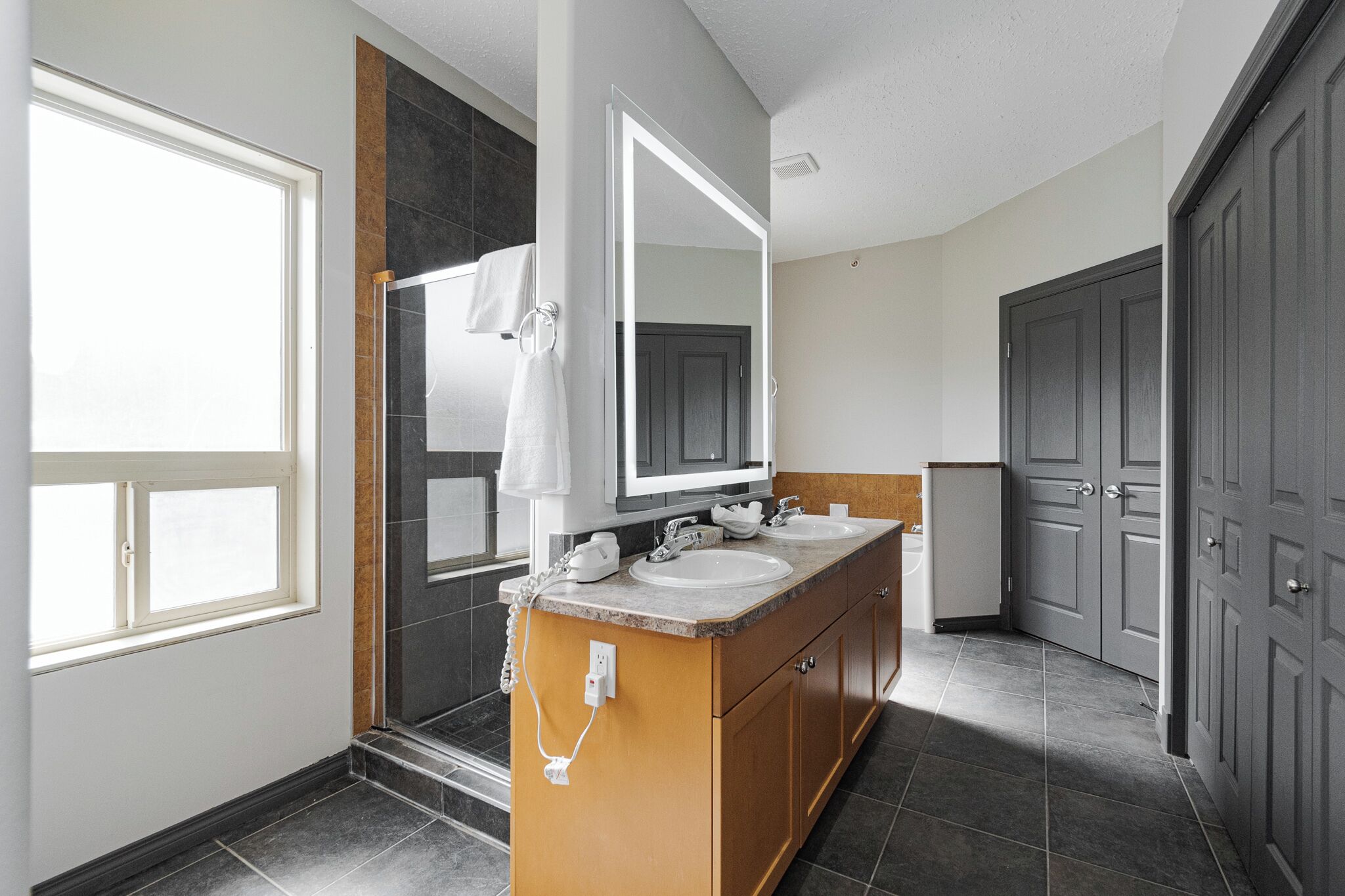 Suite, 3 Bedrooms, Kitchen | Bathroom