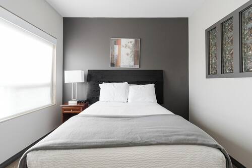 Suite, 2 Bedrooms, Kitchen