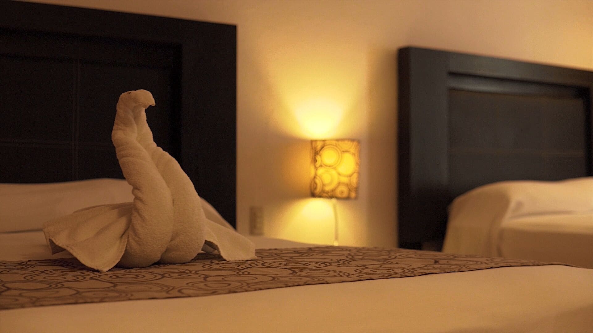 客房內保險箱、書桌、筆電工作空間、免費無線上網