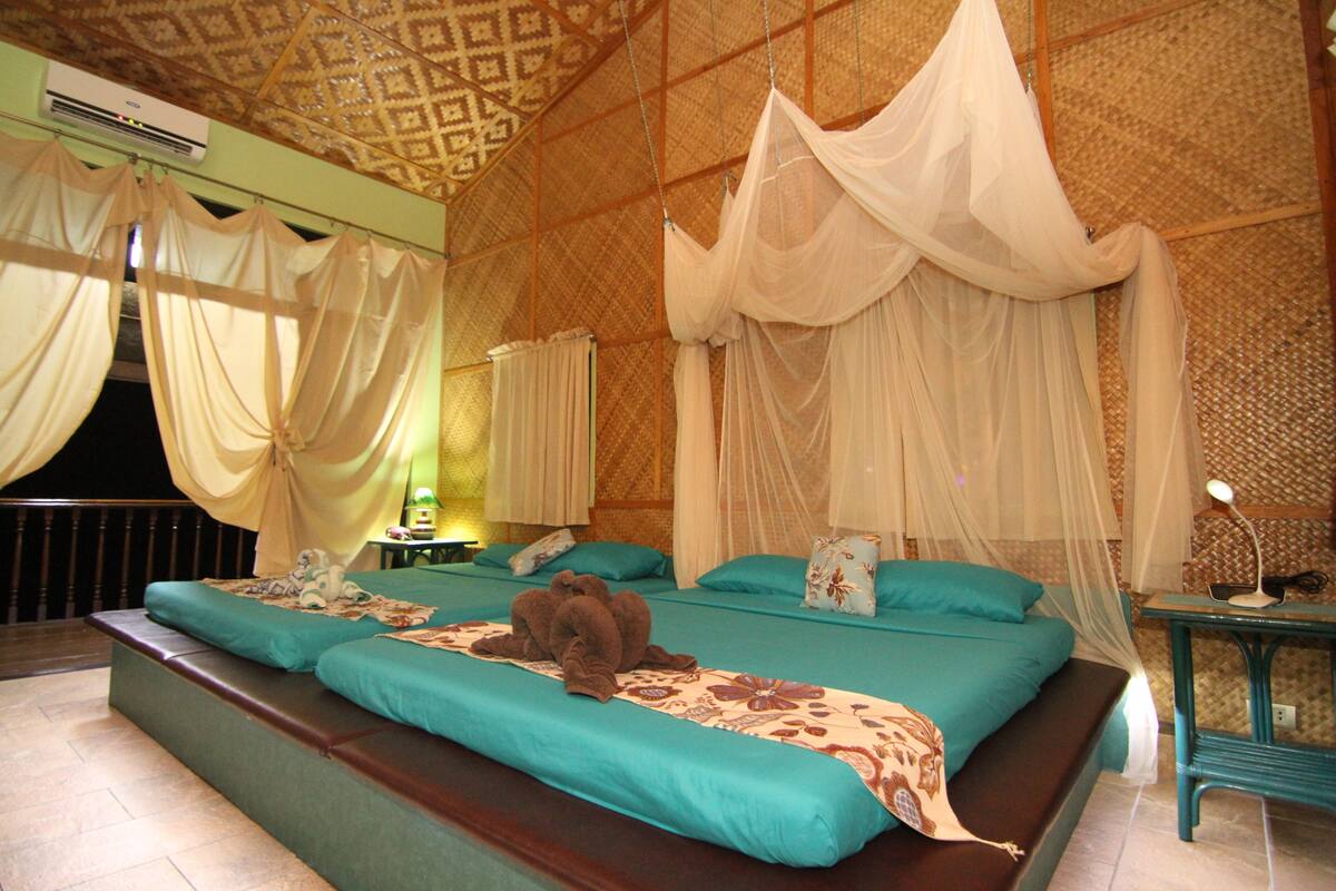 Superior Room, 1 Bedroom, Balcony, Sea View | In-room safe, WiFi (free), bed sheets