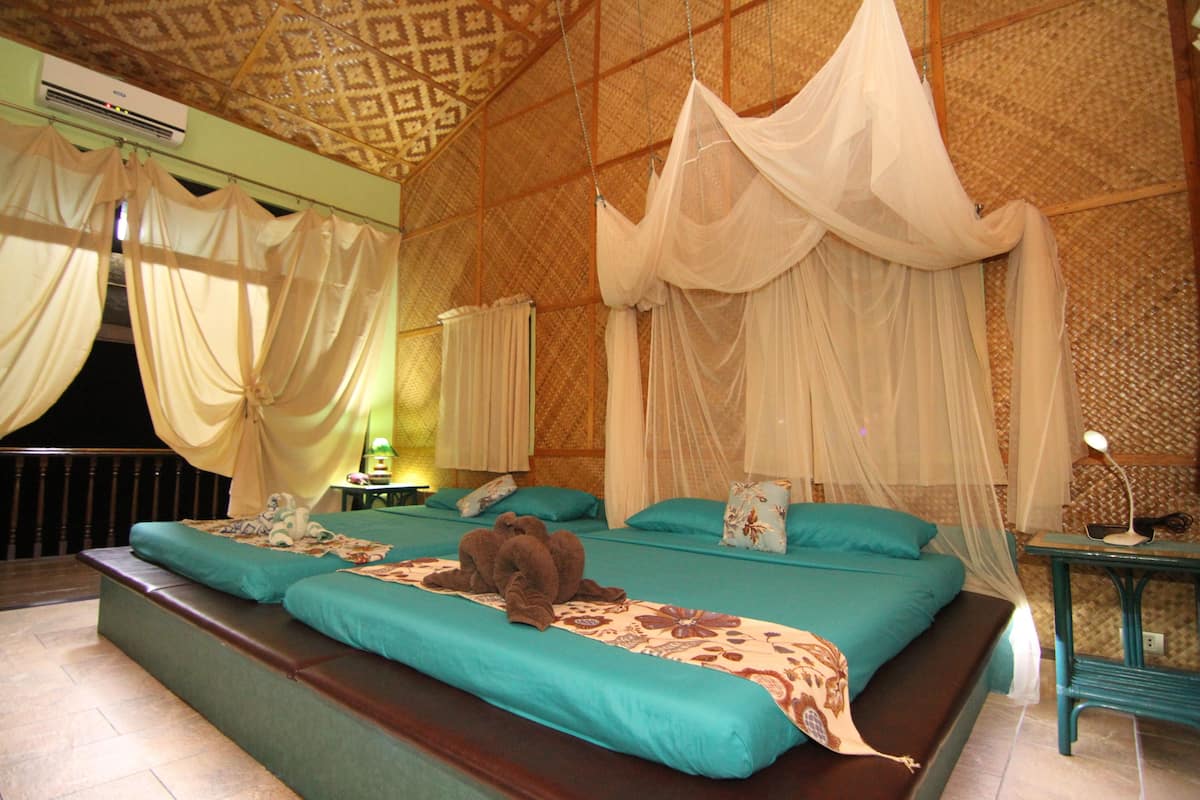 Superior Room, 1 Bedroom, Balcony, Sea View | In-room safe, free WiFi, bed sheets