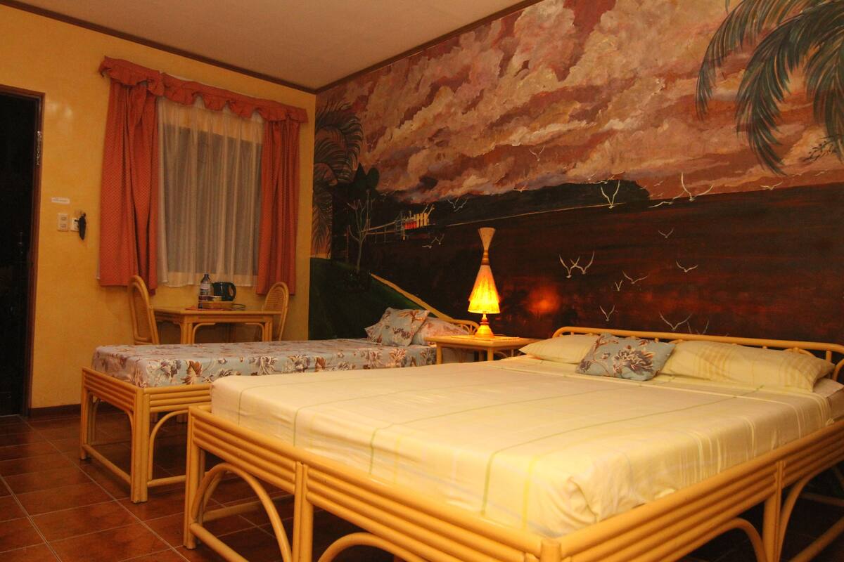 Deluxe Double Room | In-room safe, WiFi (free), bed sheets