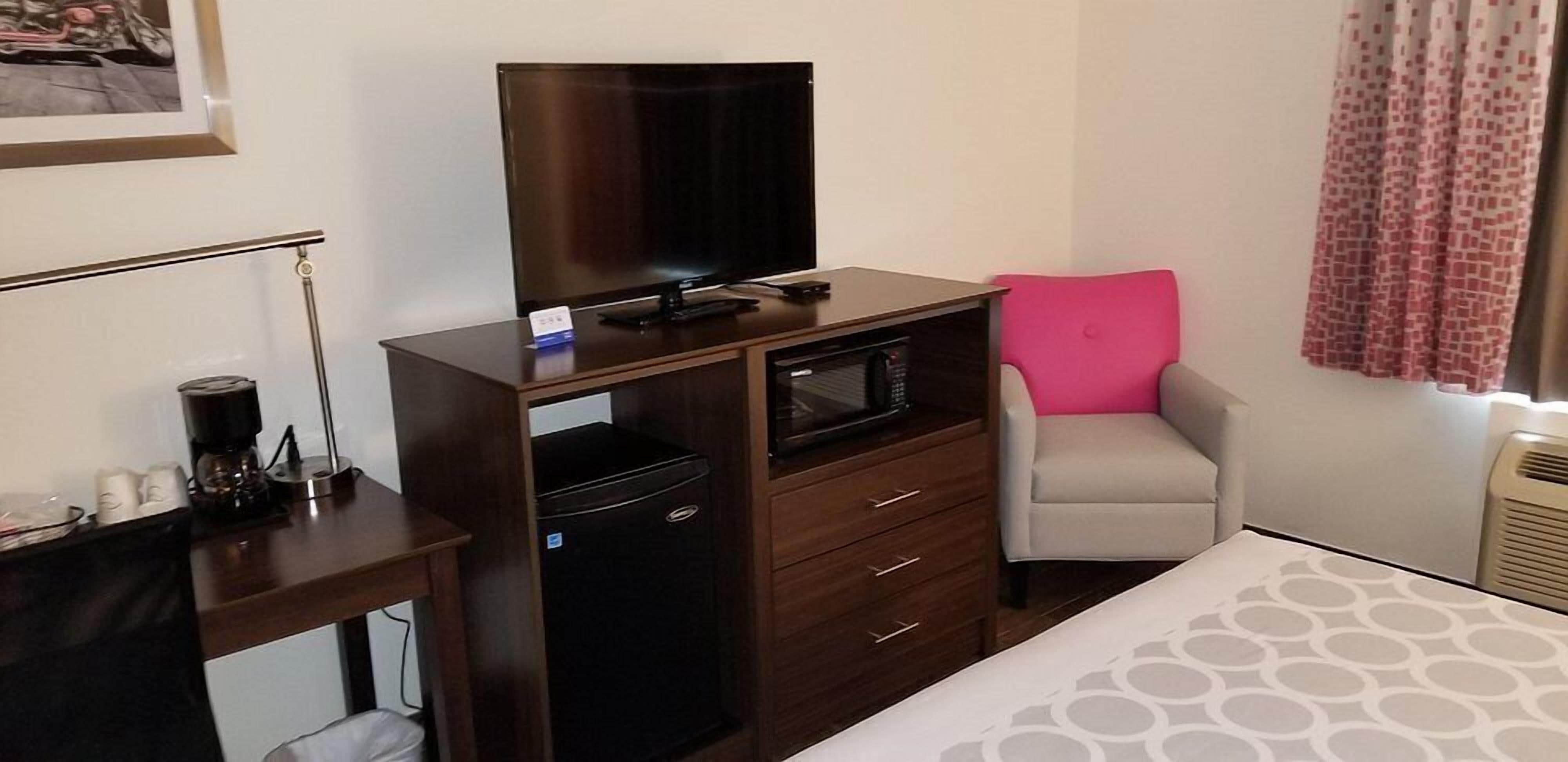 1 bedroom, in-room safe, desk, laptop workspace