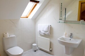 Free toiletries, towels - Mourneview B&B (Carlingford)
