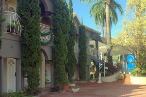 Fachada de la propiedad