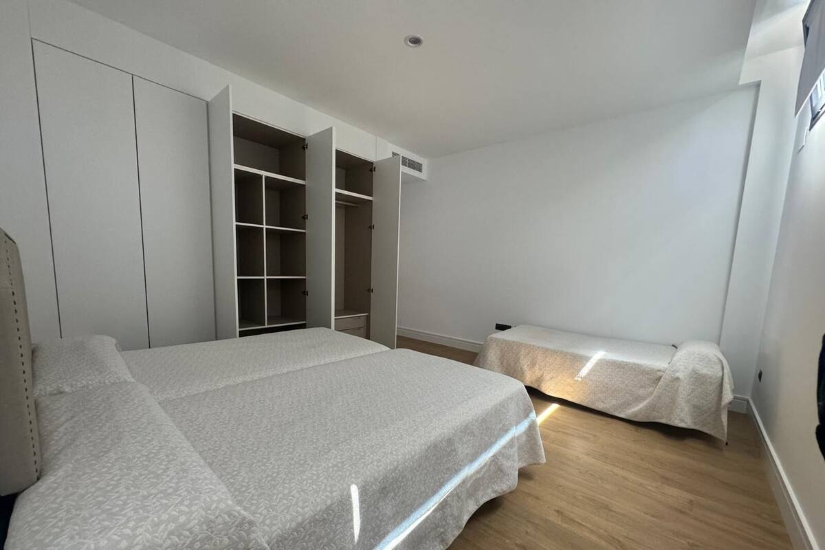 Minibar, caja fuerte, escritorio y sistema de insonorización