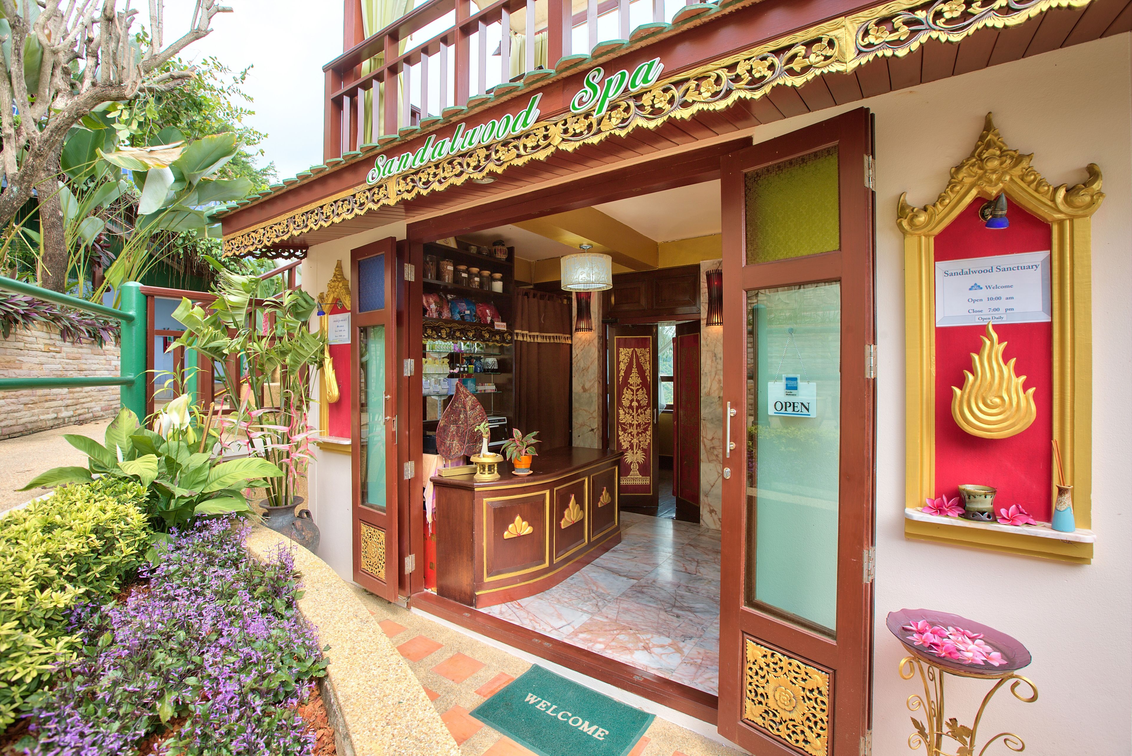 couples treatment room(s), body treatments, aromatherapy, thai massages