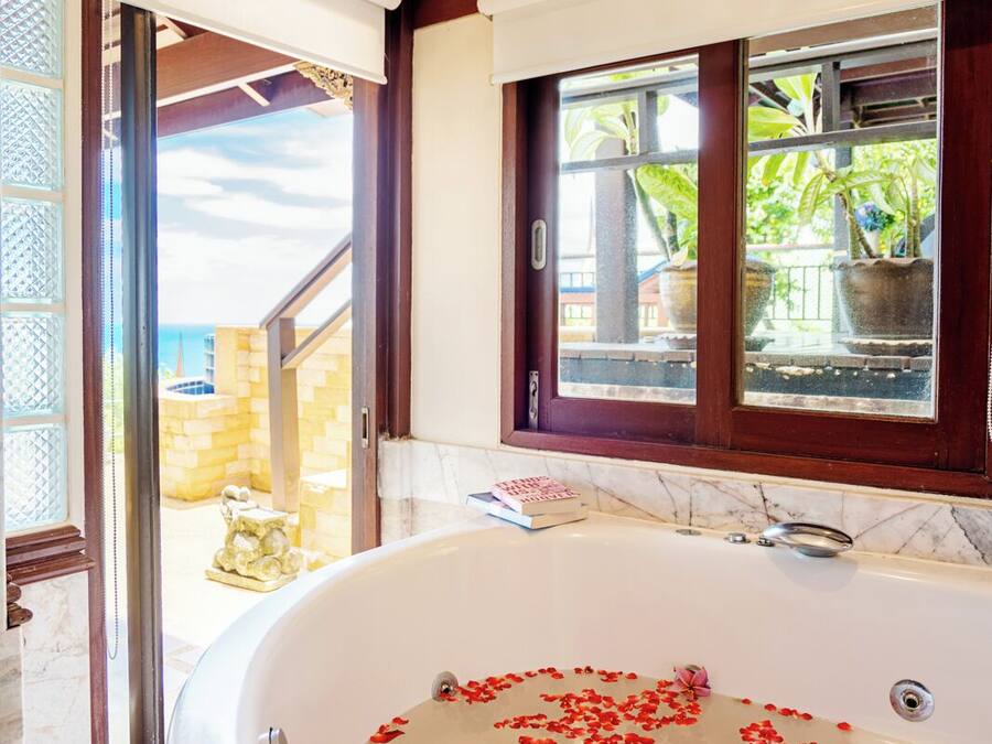 Bathtub besar