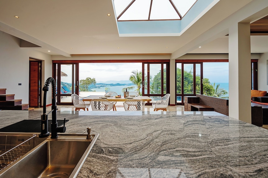 biệt thự Oceanfront Nha Trang có bếp