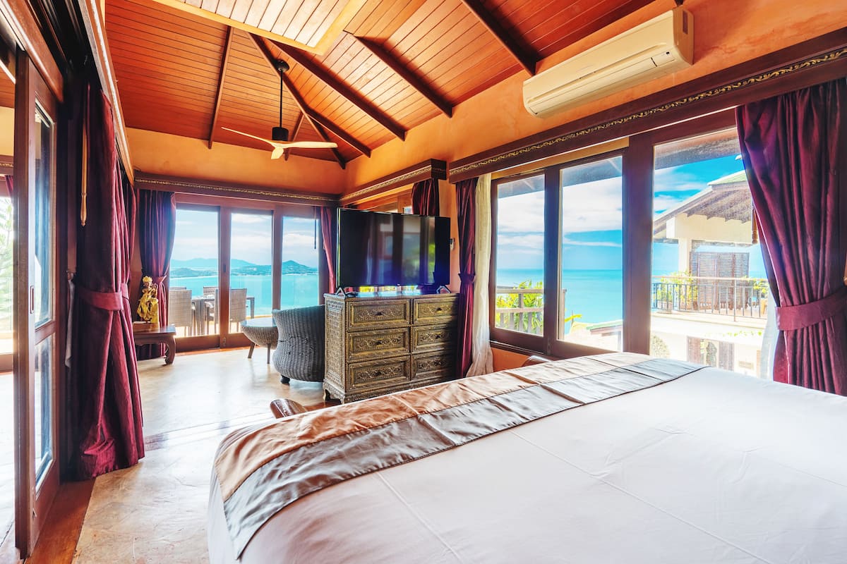 2 bedroom grand villa | premium bedding, minibar, in-room safe, desk