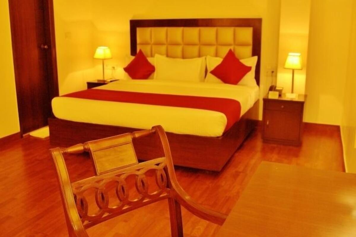 room, 1 double bed, non smoking | minibar, in-room safe, soundproofing, free wifi