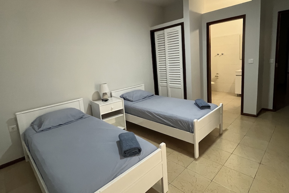 Wifi gratis y ropa de cama 