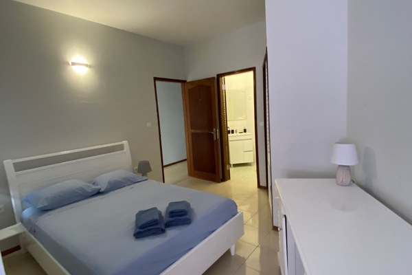 Triple Room, Air conditioning | WiFi (free), bed sheets