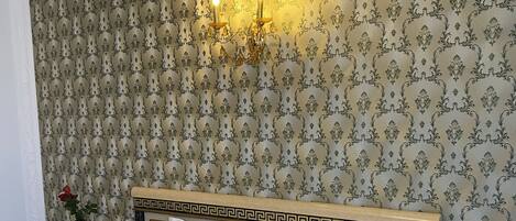 Premium Room, 1 Queen Bed, Non Smoking | 1 bedroom, minibar, in-room safe, desk